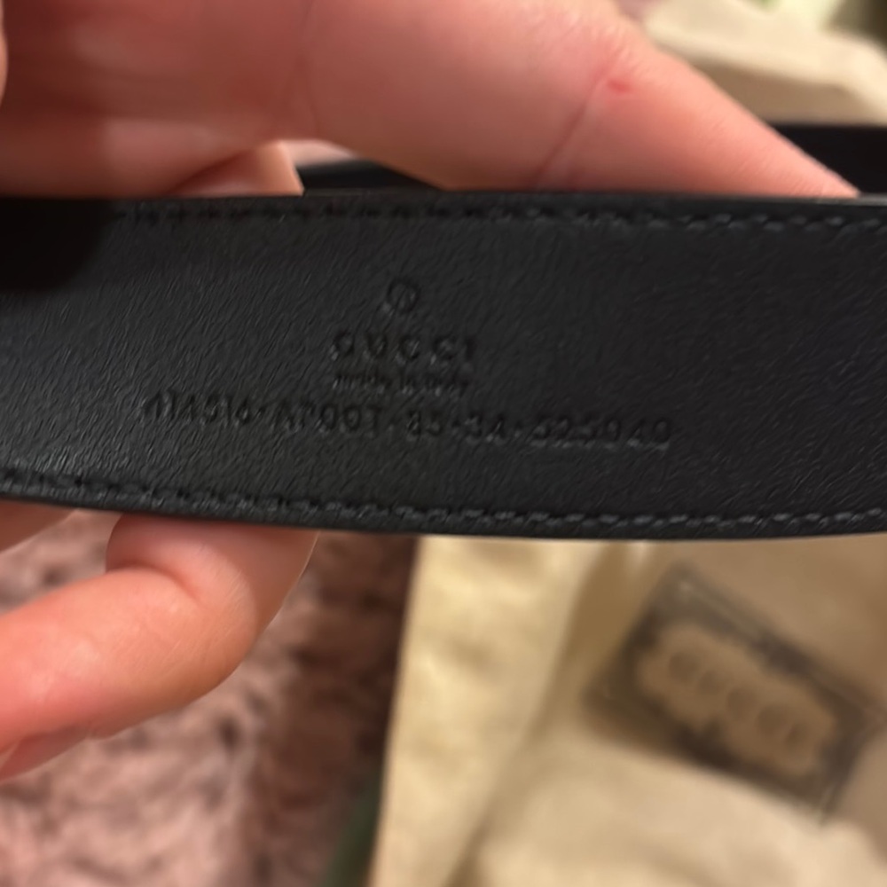 Gucci Black Leather Belt with Gold Buckle - Picture 2 of 4